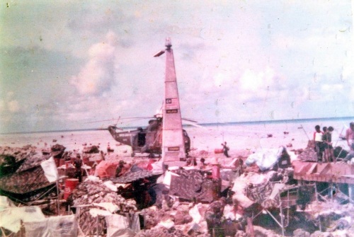 Penempatan awal Pasukan Khas Laut TLDM di Pulau Layang-Layang (Sumber Gambar: navythebest.blogspot.com)